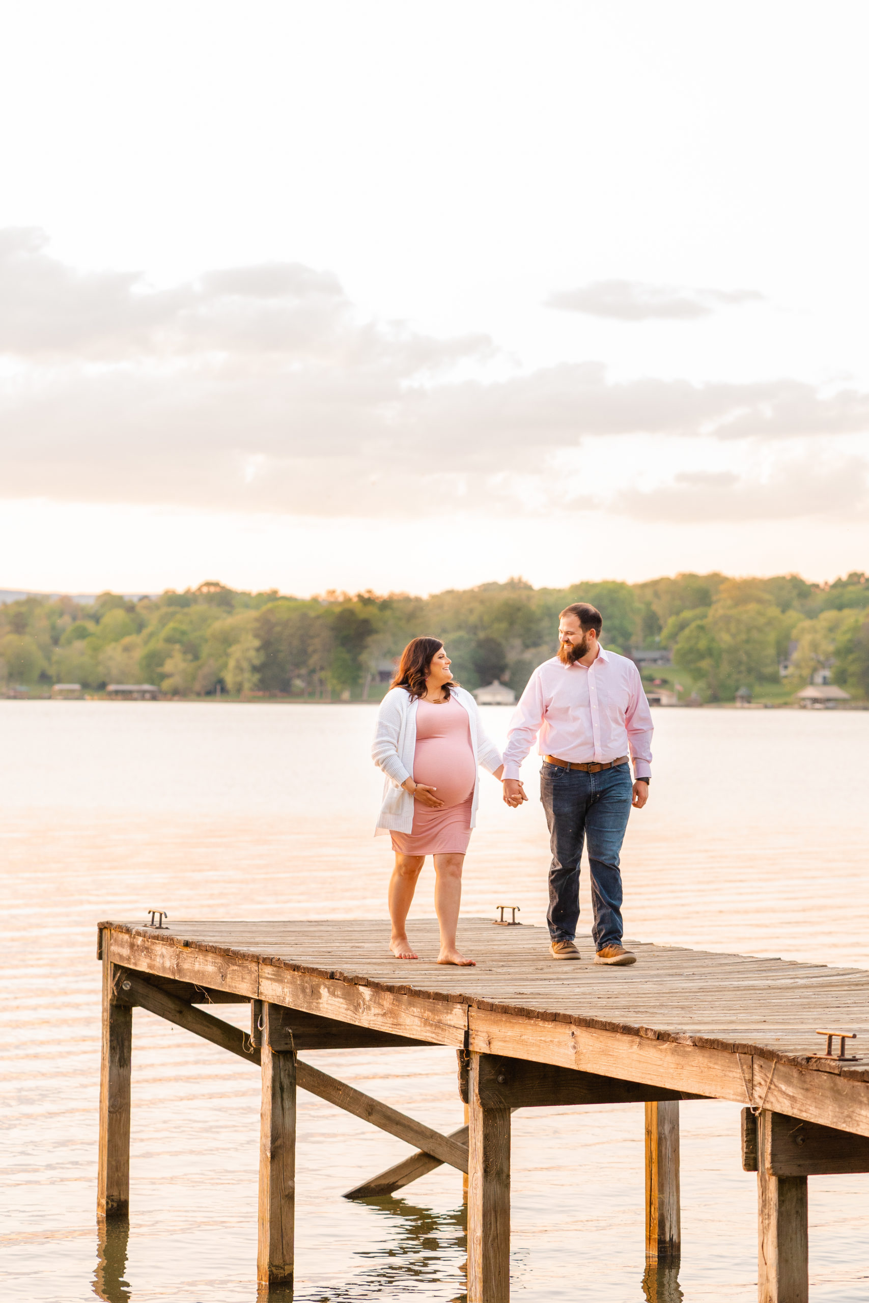 Chattanooga Maternity Pictures; Bright and vibrant Chattanooga TN maternity photo shoot at Chester Frost lake location on dock.