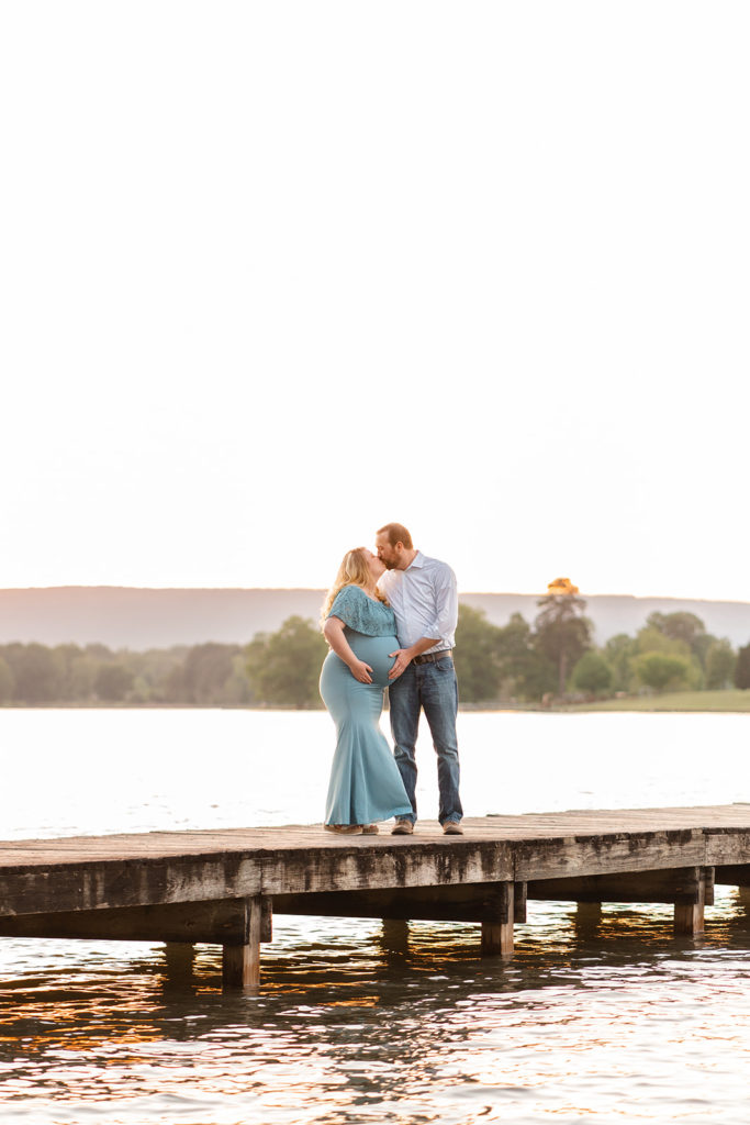 Chattanooga Maternity Photos - Parents to Be -Chester Frost Park Photo Session - on dock