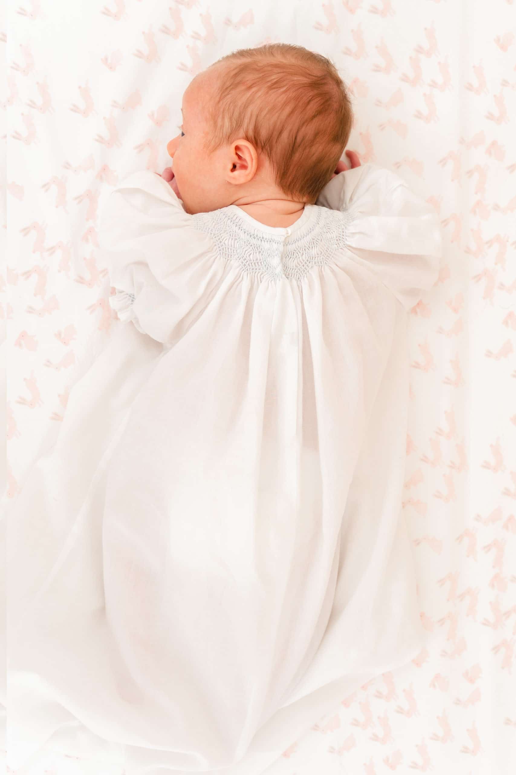 East Tennessee newborn photographer _ newborn in crib