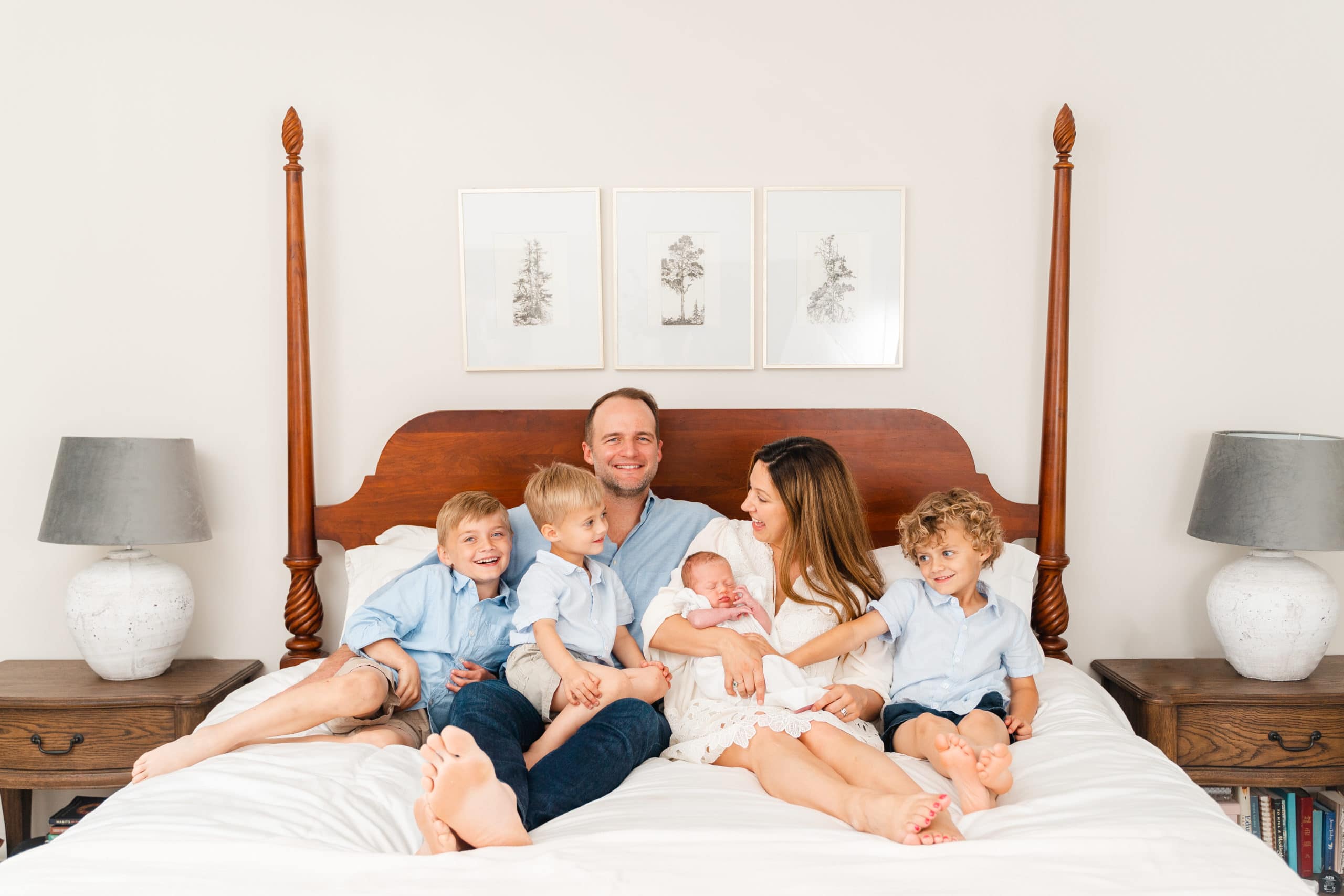 Downtown Chattanooga newborn photography _ light and airy _candid family portrait