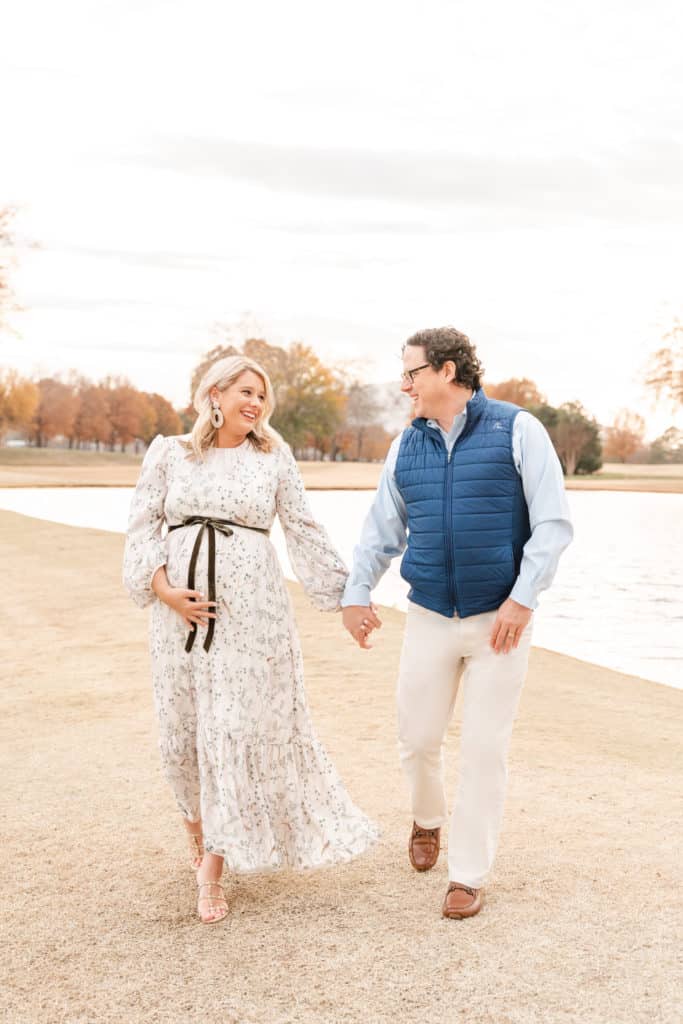 Chattanooga fall maternity session _ Chattanooga golf and country club _ Floral maternity dress